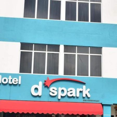 Oyo 91087 Hotel Dspark Port クラン エクステリア 写真