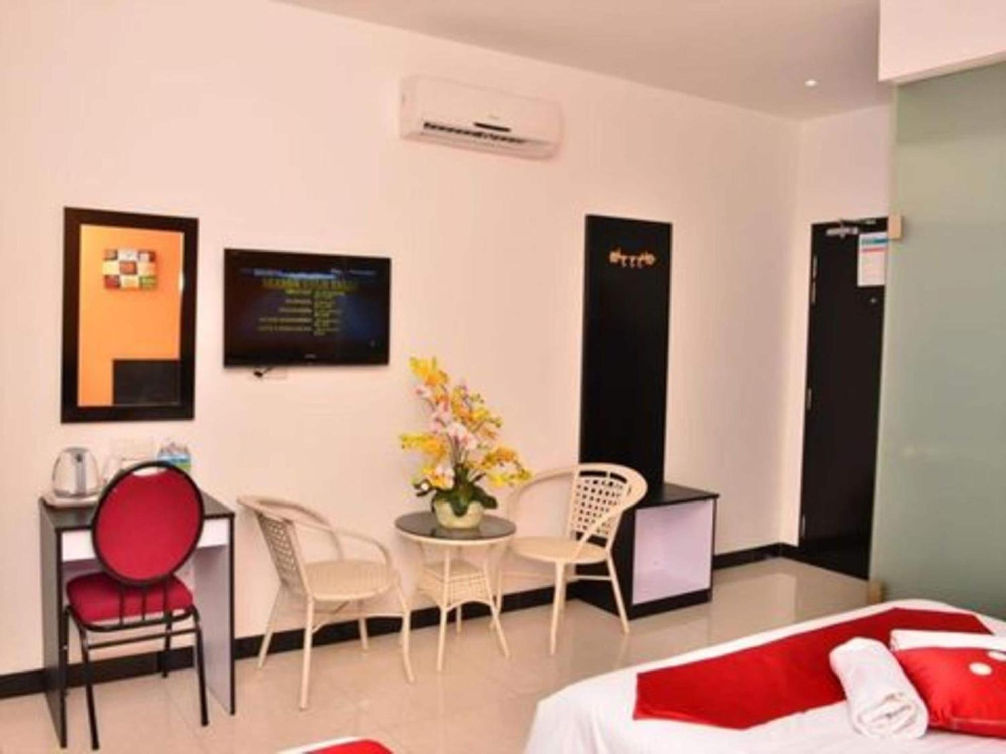 Oyo 91087 Hotel Dspark Port クラン エクステリア 写真